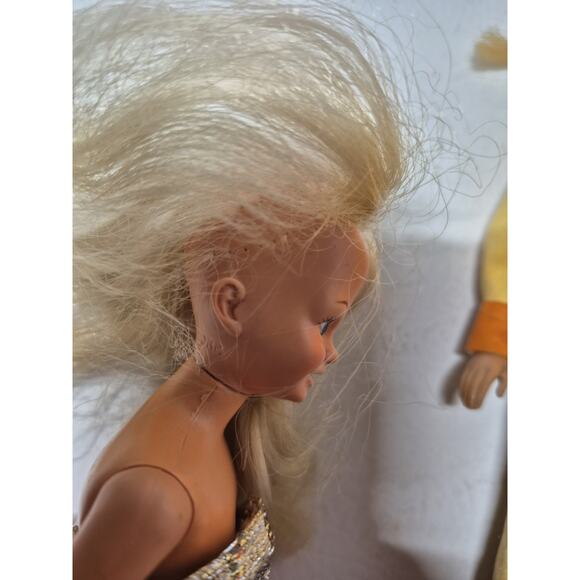 Vintage 1968 The World of Barbie Double Doll Case With Dolls And Accessories - Picture 11 of 13